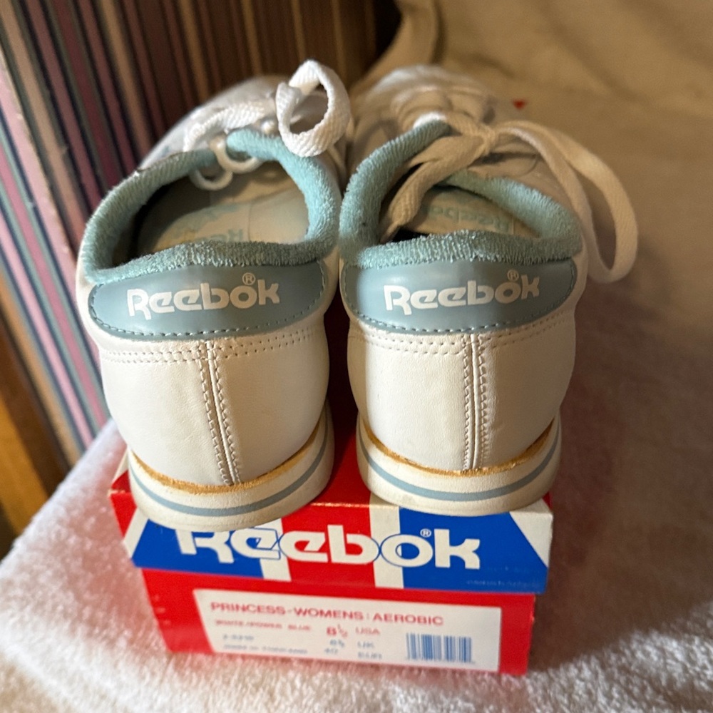 Reebok women’s princes White/ powder blue Sneakers Size 8 1/2 - Picture 3 of 6